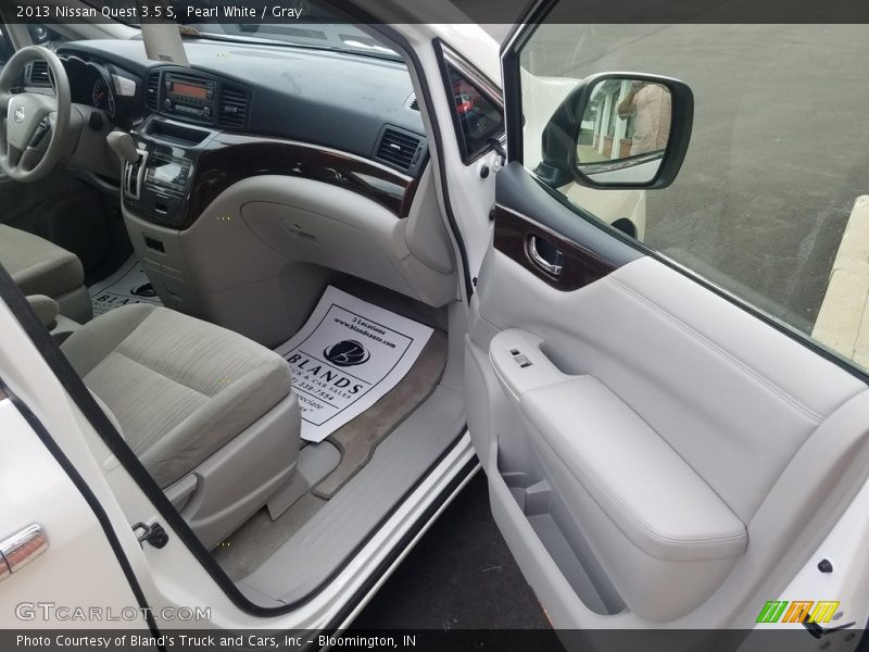 Pearl White / Gray 2013 Nissan Quest 3.5 S