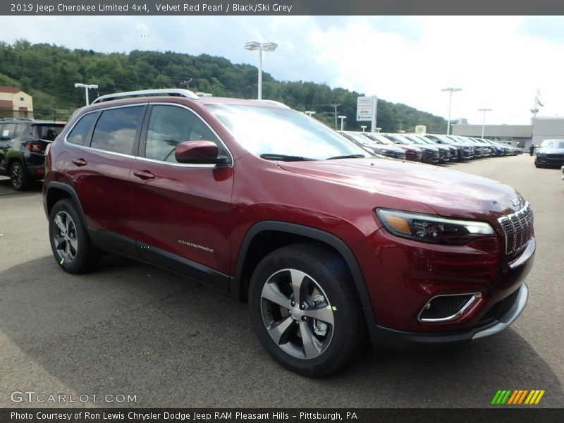 Velvet Red Pearl / Black/Ski Grey 2019 Jeep Cherokee Limited 4x4