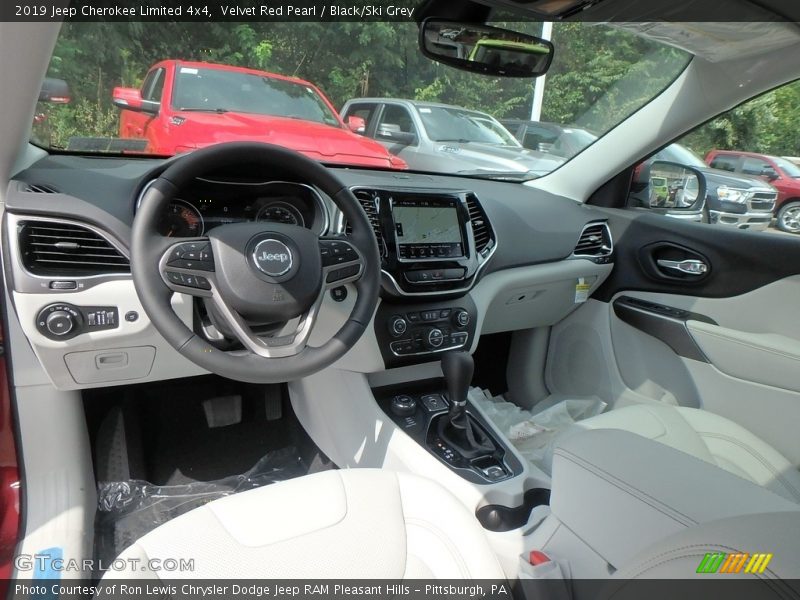 Velvet Red Pearl / Black/Ski Grey 2019 Jeep Cherokee Limited 4x4