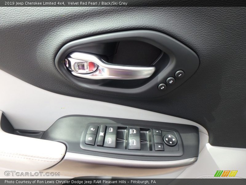 Velvet Red Pearl / Black/Ski Grey 2019 Jeep Cherokee Limited 4x4