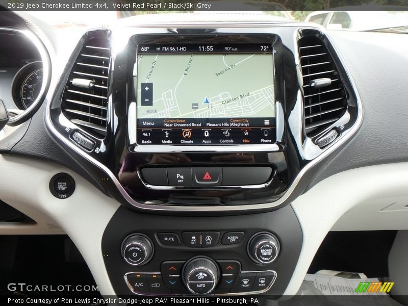 Velvet Red Pearl / Black/Ski Grey 2019 Jeep Cherokee Limited 4x4