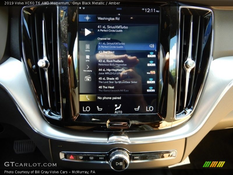 Controls of 2019 XC60 T6 AWD Momentum