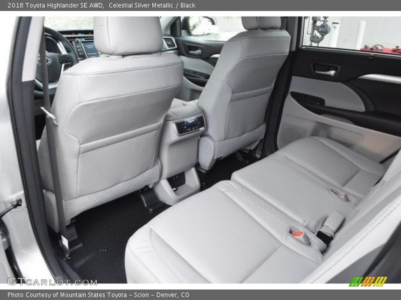 Celestial Silver Metallic / Black 2018 Toyota Highlander SE AWD