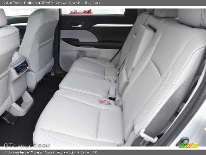 Celestial Silver Metallic / Black 2018 Toyota Highlander SE AWD