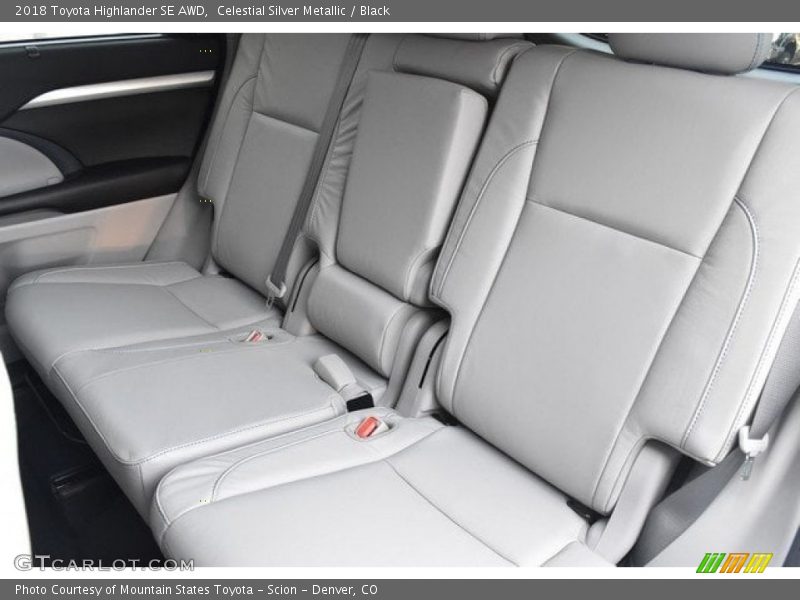 Celestial Silver Metallic / Black 2018 Toyota Highlander SE AWD