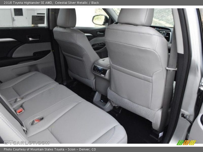 Celestial Silver Metallic / Black 2018 Toyota Highlander SE AWD