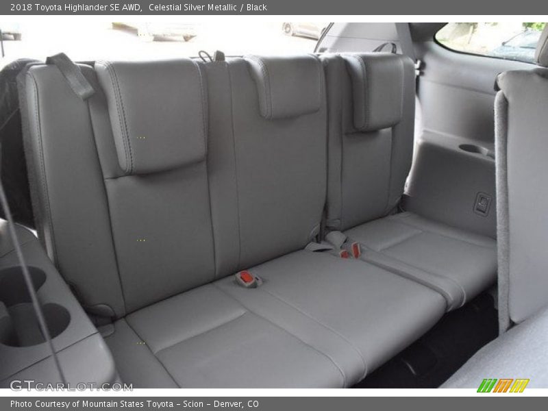 Celestial Silver Metallic / Black 2018 Toyota Highlander SE AWD