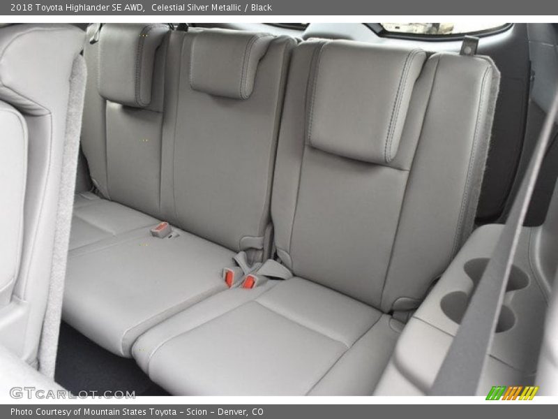 Celestial Silver Metallic / Black 2018 Toyota Highlander SE AWD