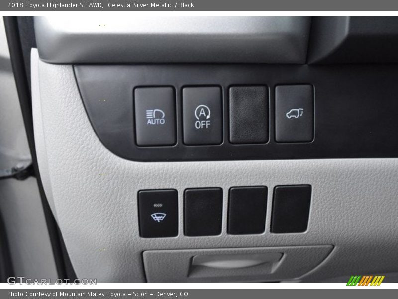 Celestial Silver Metallic / Black 2018 Toyota Highlander SE AWD