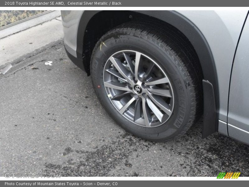 Celestial Silver Metallic / Black 2018 Toyota Highlander SE AWD