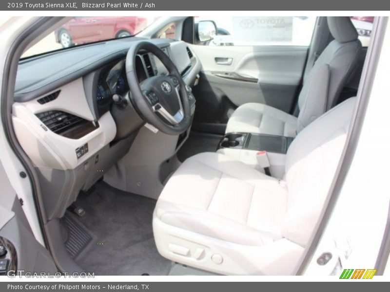 Blizzard Pearl White / Ash 2019 Toyota Sienna XLE
