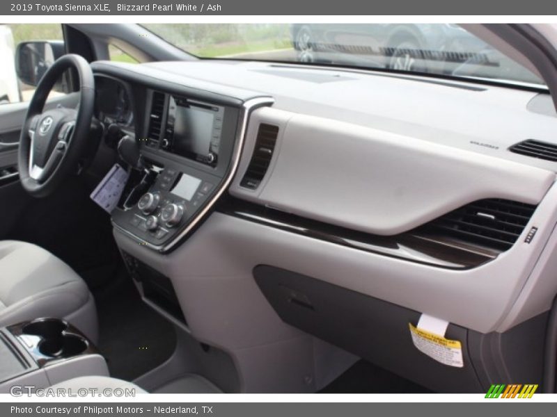 Blizzard Pearl White / Ash 2019 Toyota Sienna XLE