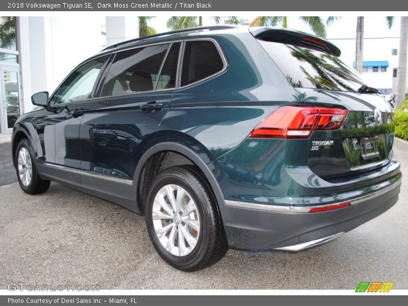 Dark Moss Green Metallic / Titan Black 2018 Volkswagen Tiguan SE