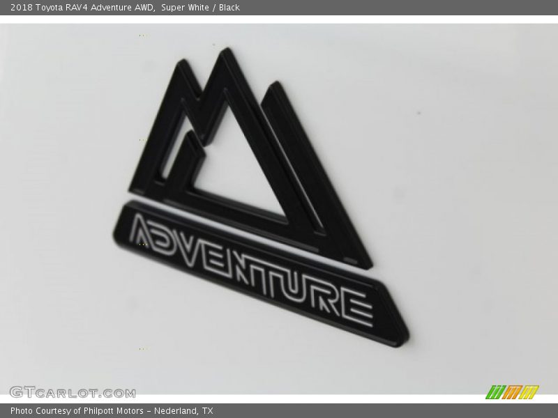 Super White / Black 2018 Toyota RAV4 Adventure AWD