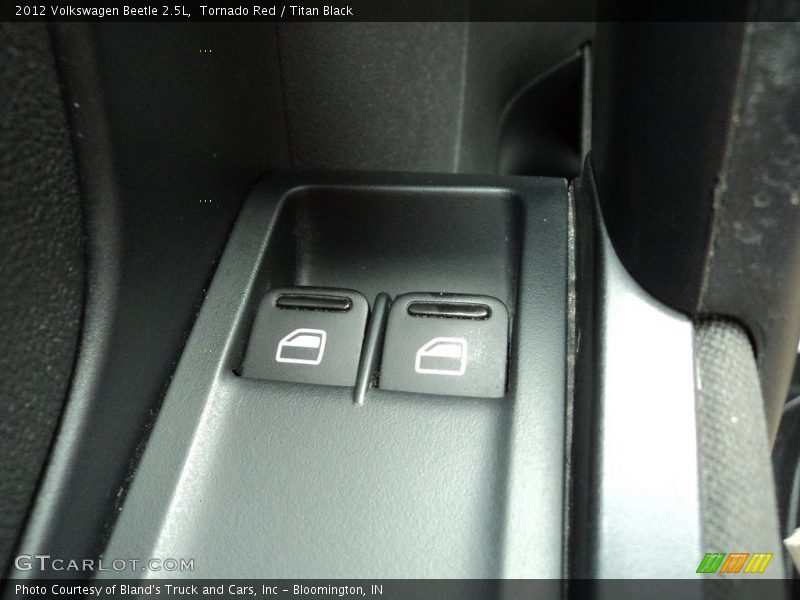 Tornado Red / Titan Black 2012 Volkswagen Beetle 2.5L