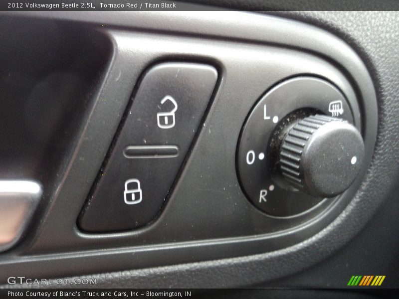 Tornado Red / Titan Black 2012 Volkswagen Beetle 2.5L