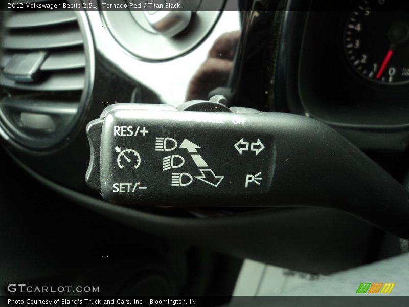 Tornado Red / Titan Black 2012 Volkswagen Beetle 2.5L