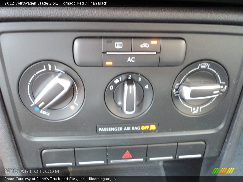 Tornado Red / Titan Black 2012 Volkswagen Beetle 2.5L