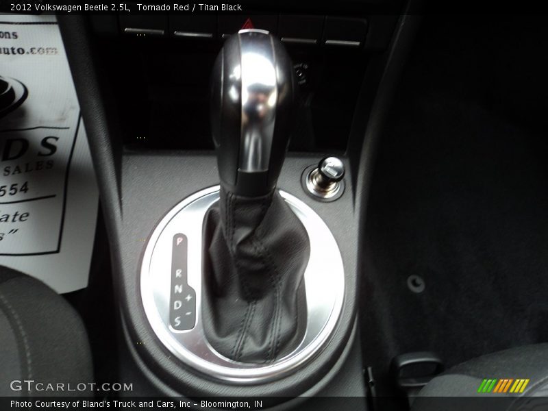 Tornado Red / Titan Black 2012 Volkswagen Beetle 2.5L