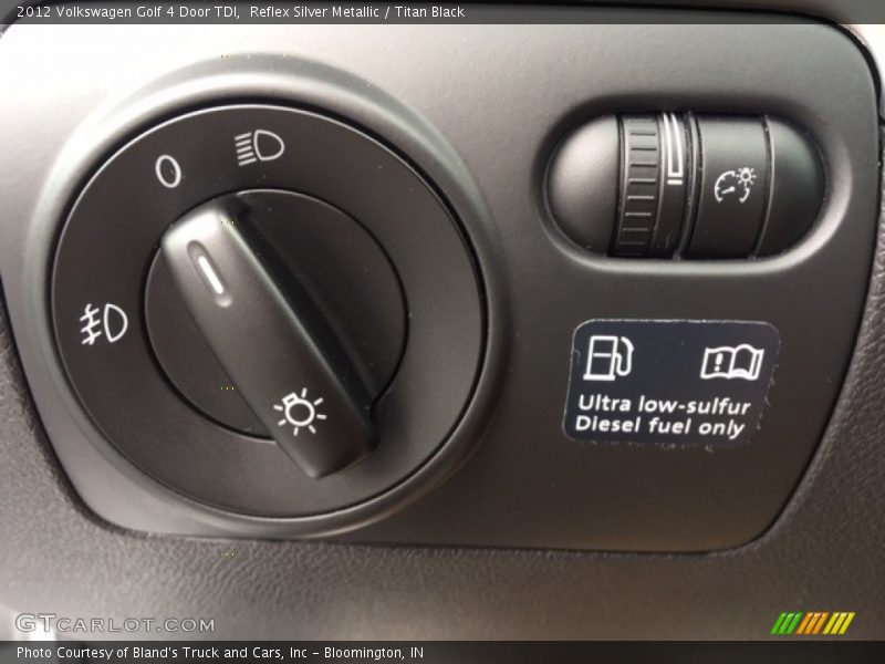 Reflex Silver Metallic / Titan Black 2012 Volkswagen Golf 4 Door TDI