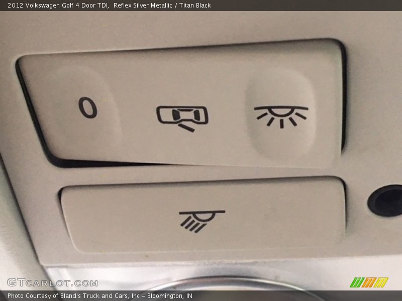 Reflex Silver Metallic / Titan Black 2012 Volkswagen Golf 4 Door TDI