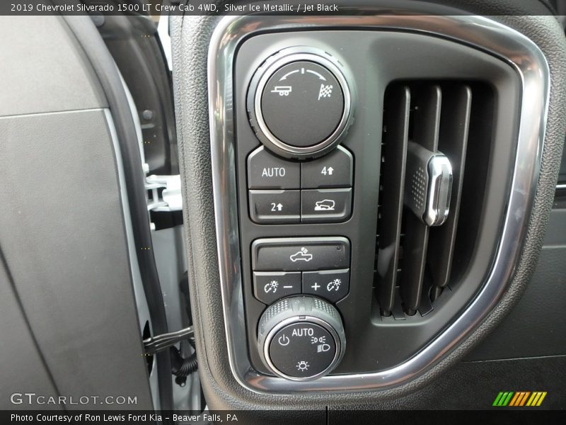 Silver Ice Metallic / Jet Black 2019 Chevrolet Silverado 1500 LT Crew Cab 4WD