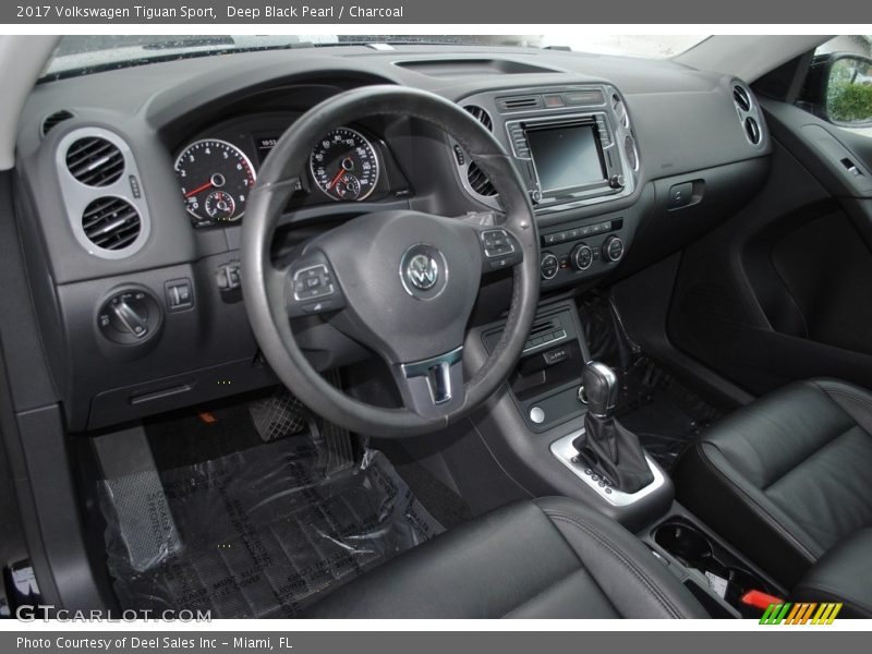 Deep Black Pearl / Charcoal 2017 Volkswagen Tiguan Sport