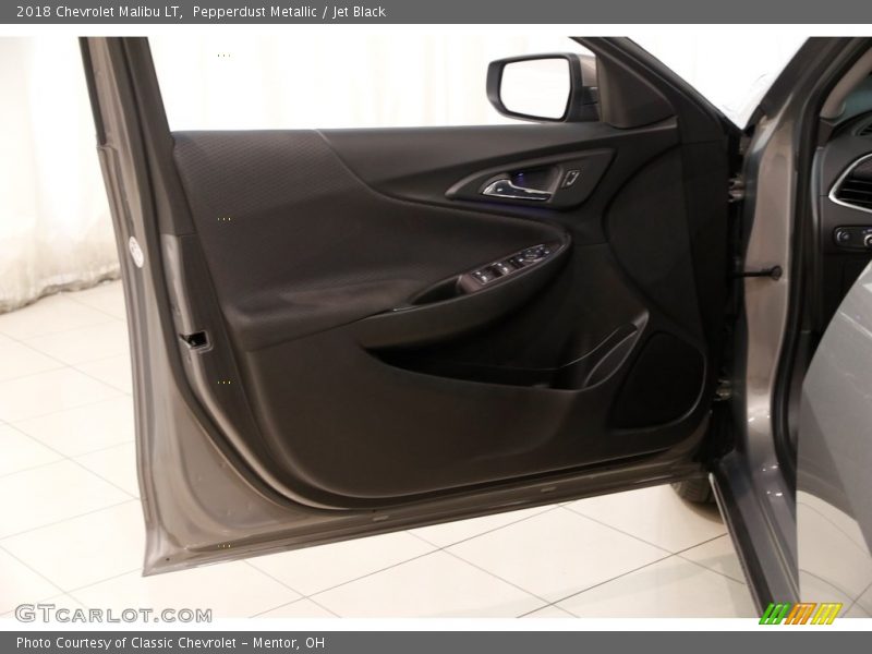 Pepperdust Metallic / Jet Black 2018 Chevrolet Malibu LT