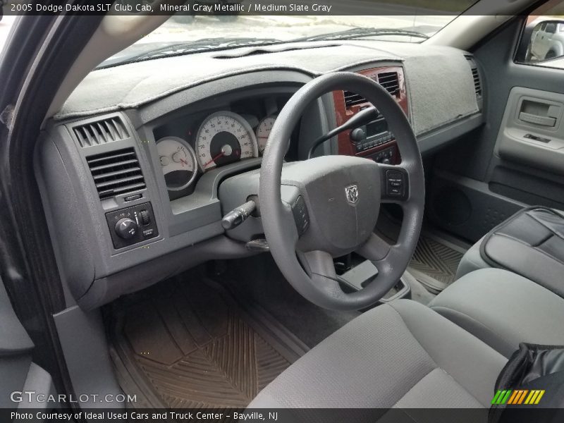 Mineral Gray Metallic / Medium Slate Gray 2005 Dodge Dakota SLT Club Cab