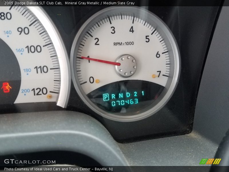 Mineral Gray Metallic / Medium Slate Gray 2005 Dodge Dakota SLT Club Cab
