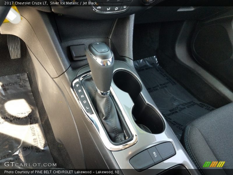Silver Ice Metallic / Jet Black 2017 Chevrolet Cruze LT