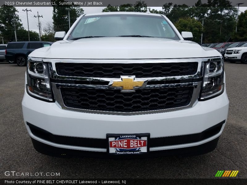 Summit White / Jet Black 2019 Chevrolet Suburban LS