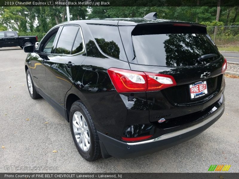 Mosaic Black Metallic / Jet Black 2019 Chevrolet Equinox LT