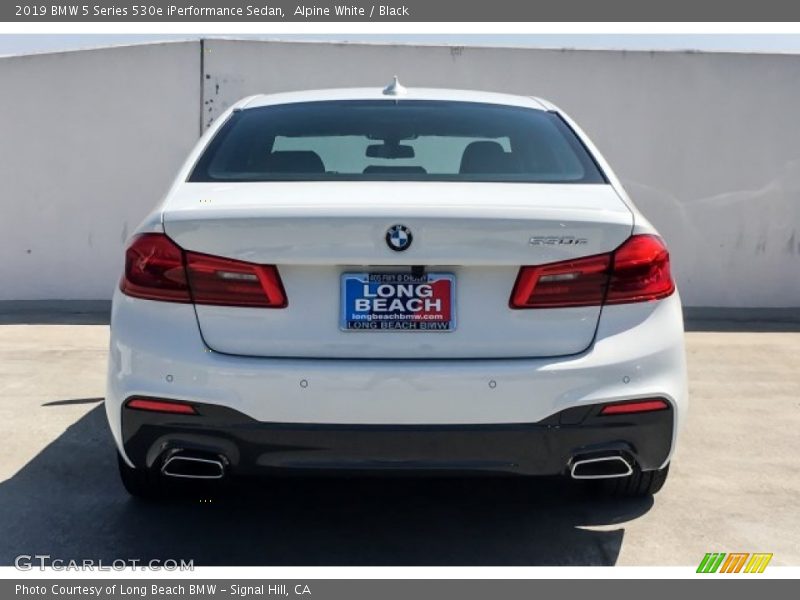 Alpine White / Black 2019 BMW 5 Series 530e iPerformance Sedan