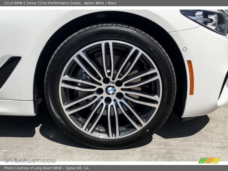 Alpine White / Black 2019 BMW 5 Series 530e iPerformance Sedan