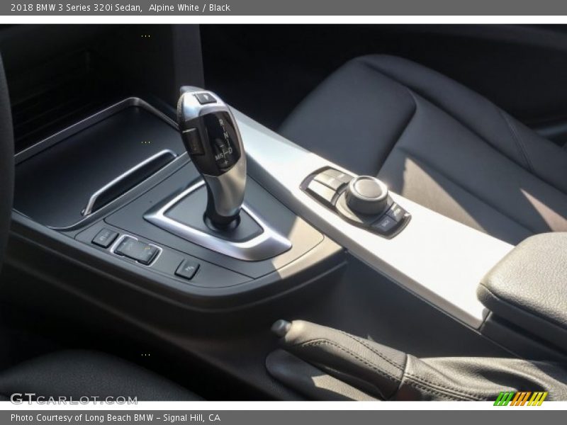 Alpine White / Black 2018 BMW 3 Series 320i Sedan