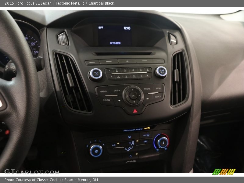 Tectonic Metallic / Charcoal Black 2015 Ford Focus SE Sedan