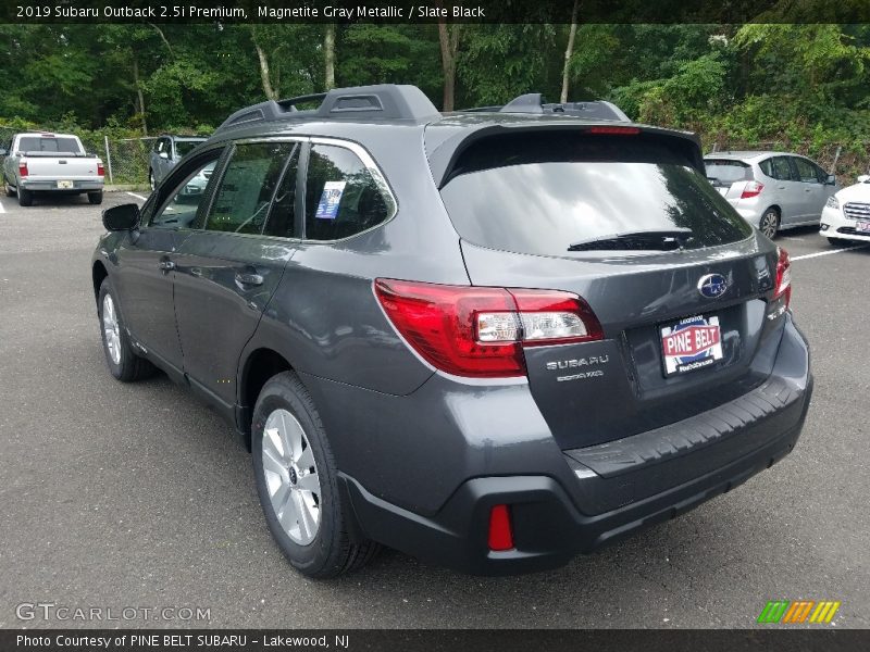 Magnetite Gray Metallic / Slate Black 2019 Subaru Outback 2.5i Premium
