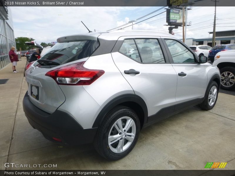 Brilliant Silver / Charcoal 2018 Nissan Kicks S