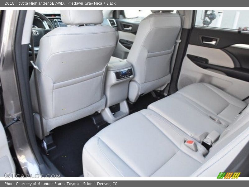 Predawn Gray Mica / Black 2018 Toyota Highlander SE AWD