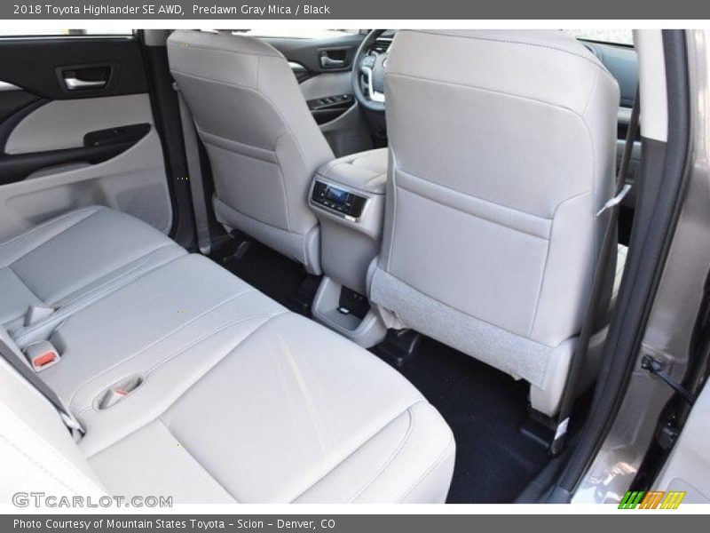 Predawn Gray Mica / Black 2018 Toyota Highlander SE AWD
