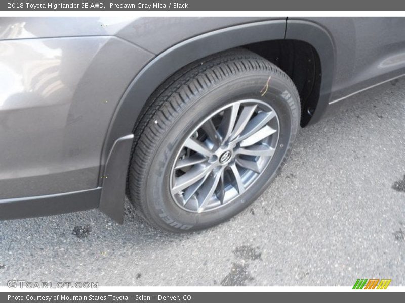 Predawn Gray Mica / Black 2018 Toyota Highlander SE AWD
