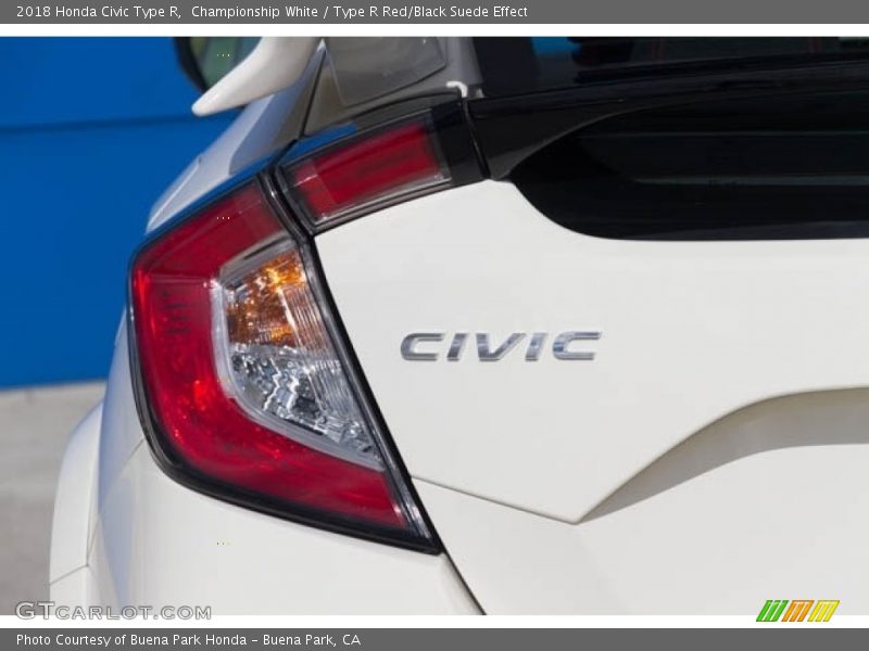 Championship White / Type R Red/Black Suede Effect 2018 Honda Civic Type R