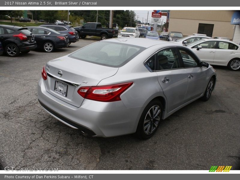 Brilliant Silver / Charcoal 2017 Nissan Altima 2.5 SV