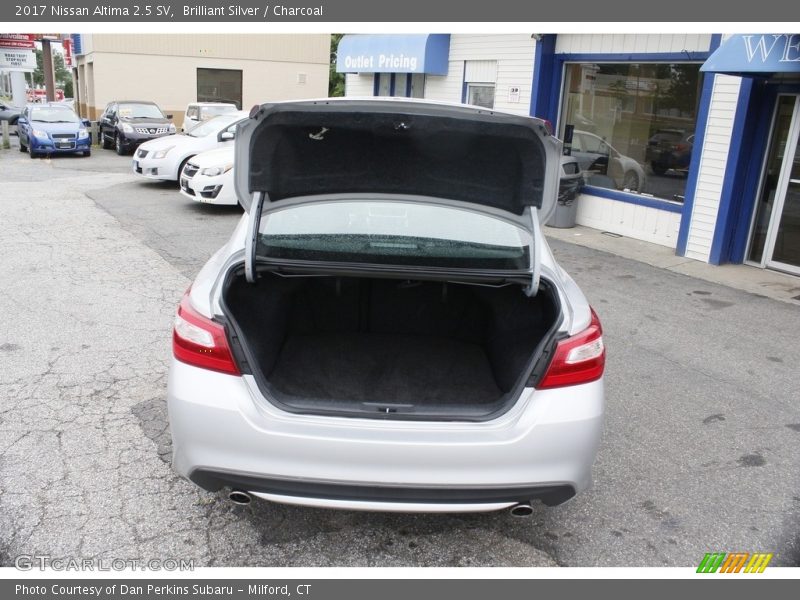 Brilliant Silver / Charcoal 2017 Nissan Altima 2.5 SV
