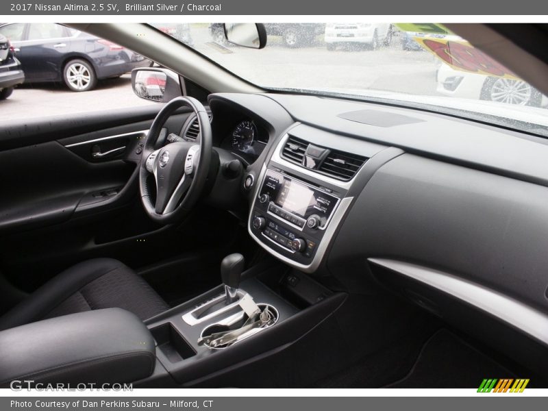 Brilliant Silver / Charcoal 2017 Nissan Altima 2.5 SV