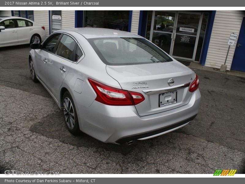 Brilliant Silver / Charcoal 2017 Nissan Altima 2.5 SV