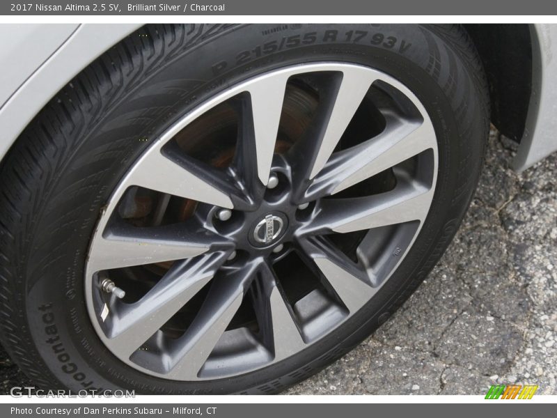 Brilliant Silver / Charcoal 2017 Nissan Altima 2.5 SV