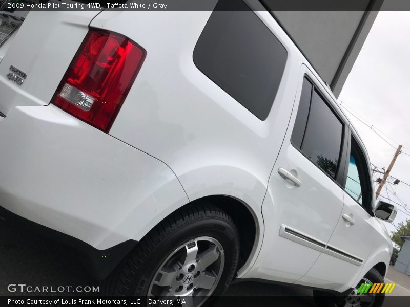 Taffeta White / Gray 2009 Honda Pilot Touring 4WD