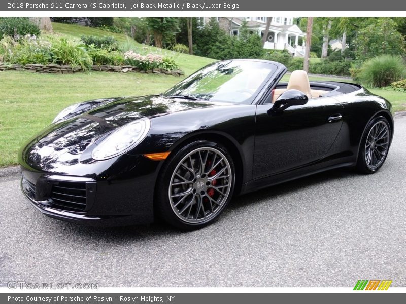 Front 3/4 View of 2018 911 Carrera 4S Cabriolet